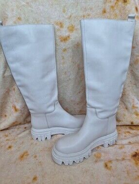 Marc Fisher LTD Malena White Leather Tall Lug Sole Platform Boots Size 8.5